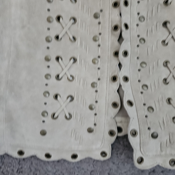 Chicos Suede Leather Jacket Size 2 Beige/Tan Eyelet Braided Thread Studs Western - Picture 4 of 12